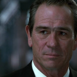 Намериха мъртва дъщерята на Томи Лий Джоунс в хотел