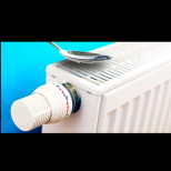 Ако сложите лъжичка от ТОВА върху радиатора си, ще спестите от сметките си за ток: Изненадващо ефективно решение!