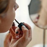 Изведнъж всички го намразиха, а то е червилото на червилата: Този цвят се завръща, няма по-добър нюанс за зимата + Нова година