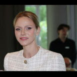 Отиват с всичко, издължават фигурата и свалят 15 см от талията: Дънките на принцесата са единствените, от които имате нужда този сезон