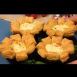 Сочни цветя от бутер тесто, пълни с най-голямата вкусотия! Фантастично предястие за всеки празник: