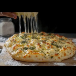 Евтина рецепта за чудно чесново хлебче - по-вкусно от пица и фокача, всеки напира за още едно парченце:
