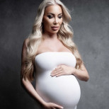 Антония Петрова с блага вест часове преди Коледа! Роди трета рожба, ето на кого я кръсти: