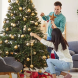 Къде да поставите коледна елха, за да привлечете пари: Това е най-доброто място в къщата за късмет и напредък!