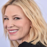 Дълъг боб - варианти за жени над 50 години (СНИМКИ)