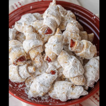 Пръхкави новогодишни кифлички със сладко - 60 броя от една доза! Крехки и топящи се в устата като снежинки: