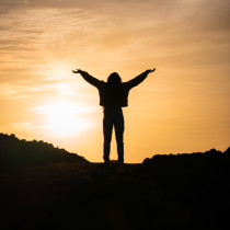 Тежките времена приключват за ЧЕТИРИ зодии след 16 декември 2025