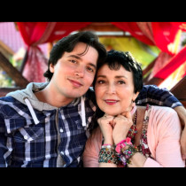 Защо младите мъже са привлечени от по-възрастни жени? 11 причини, които нямат нищо общо с външния вид