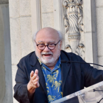 Разпознавате ли тази легенда? Рядко генетично заболяване не му е попречило да стане действащ бог!