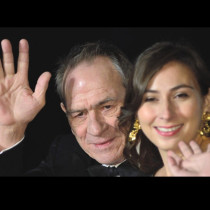 От какво почина Виктория, дъщерята на Томи Лий Джоунс-Гостите на хотела си помислиха, че е пияна, но сега ужасната истина е разкрита