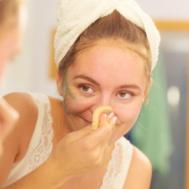 7 натурални съвета за грижа за кожата зимата: Вместо агресивни продукти, картофите и овесените ядки придават на лицето ви блясък