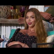 Анна Шермин показа майка си по бански - феновете единодушни: Има тяло, по-красиво от това на дъщеря й!