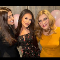 Някой да й каже, че така не е хубава: Дъщерята на Анелия втрещи с патешки устни и бюст като балкон!