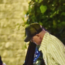 Болестта няма милост: Любимецът на жените едва говори, но не се отказва, ето как прекарва последните си дни