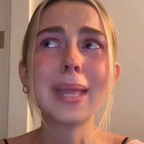 Млада жена отпразнува победата си над агресивния рак: След няколко часа тя получи обаждане, което я извади от релси!