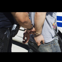 Арестуваха известен режисьор у нас - шофирал дрогиран!