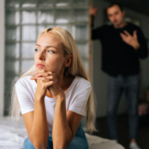 Мъж, който тайно презира жена си, има 3 навика: Ако тя се шегува по един начин, е време да реагира