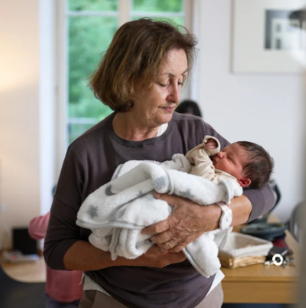 Съпругът ми взе всички пари от къщата и ме остави сама с бебето: Ще помня какво направи свекърва ми тогава, докато съм жива