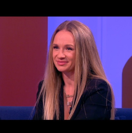 Лора Караджова стана майка за трети път! Ето как кръсти бебчето: