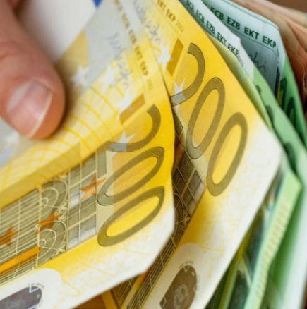 Годишен хороскоп за пари и кариера през 2026 г.: Овен се измъква от беда, Лъв намира допълнителни доходи - а вие?