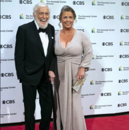 Легендата на Холивуд навършва 100 години и разкрива тайната на дълголетието: „Елиминирах само две неща от живота си.“