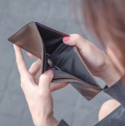 Ще им свършат парите за празниците: Тези 2 астрологични знака влизат в Новата година с празни джобове!