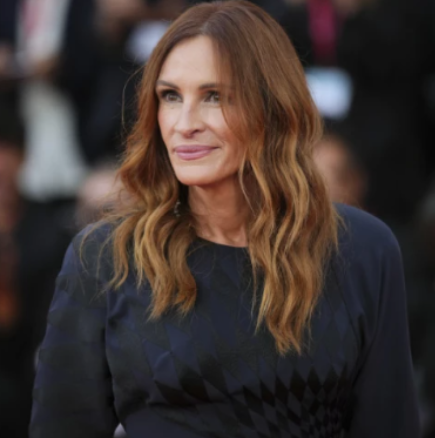 Обсипаха я с комплименти, изглежда с 20 години по-млада- Джулия Робъртс без капка грим е буквално красива