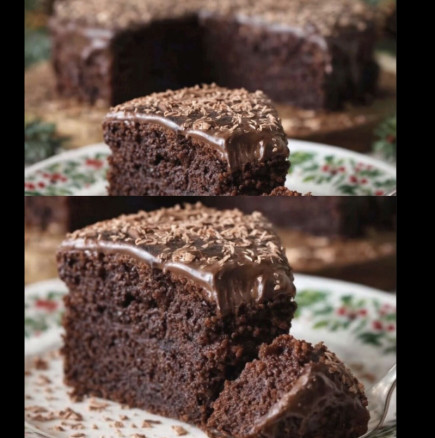 Постна шоколадова торта - пухкав, сочен блат, целият пропит с МНОГО крем! Малко вълшебство: