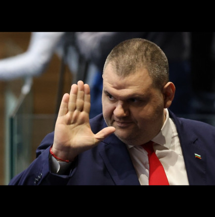 Делян Пеевски с първа реакция след оставката на правителството: