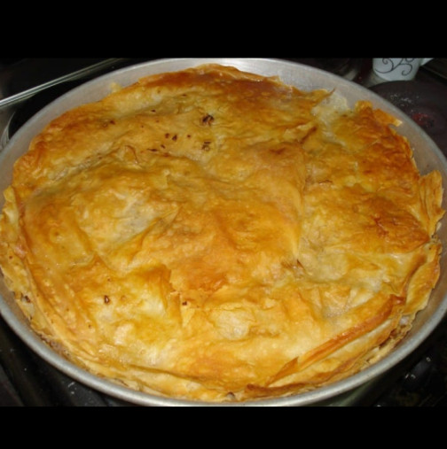 Бъдников Мазник - баницата, без която не минава Бъдни вечер у дома! Сама точа и пека корите - лесно е: