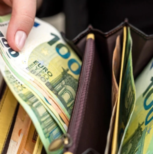 Няма нужда да се притесняват, просто трябва да очакват 2026 г.: 3 зодии първата половина на януари ще преживеят финансов бум