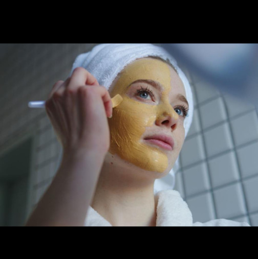 Смесете щипка от жълтата подправка с 4 съставки и кожата на лицето ви ще заблести!