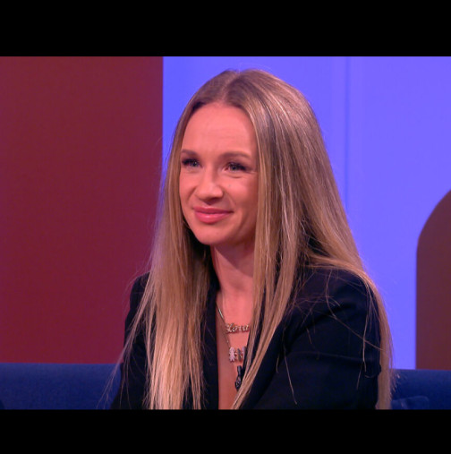 Лора Караджова стана майка за трети път! Ето как кръсти бебчето: