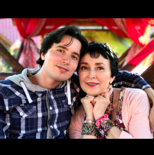 Защо младите мъже са привлечени от по-възрастни жени? 11 причини, които нямат нищо общо с външния вид