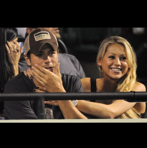 Бебе № 4 за Енрике Иглесиас и Анна Курникова - честито! Вижте най-малкия член на семейството и останалите им красиви деца