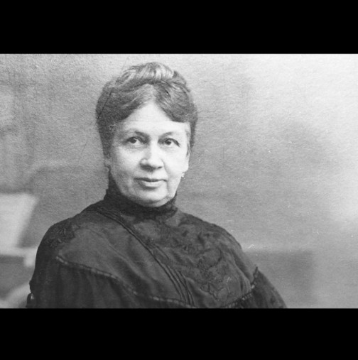 Тя му роди 13 деца и преписа ръкописите му, но все не беше достатъчно добра: Толстой бавно счупи и унищожи София