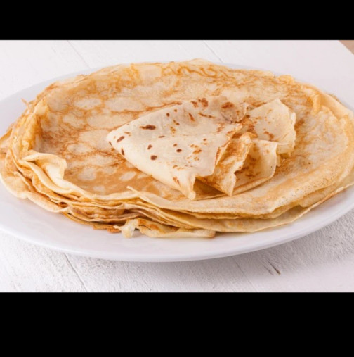 Рецепта за НАЙ-БЪРЗИТЕ ПОСТНИ ПАЛАЧИНКИ: Те са по-меки от класическите и са готови за 5 минути – номерът е в тази съставка