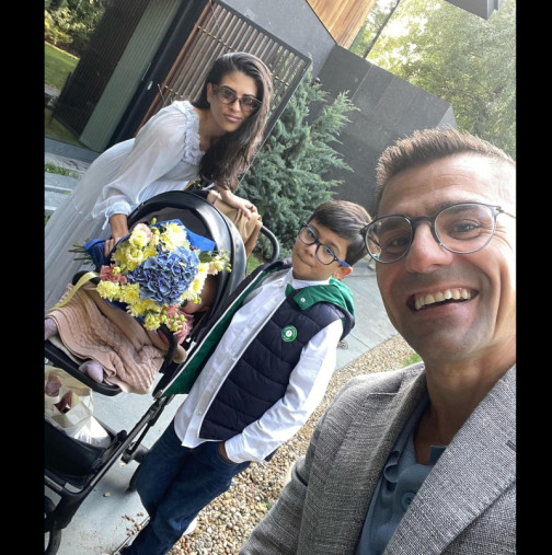 Дъщеричката на Андрей вече е на годинка! Вижте порасналата Дара и празничната й торта: