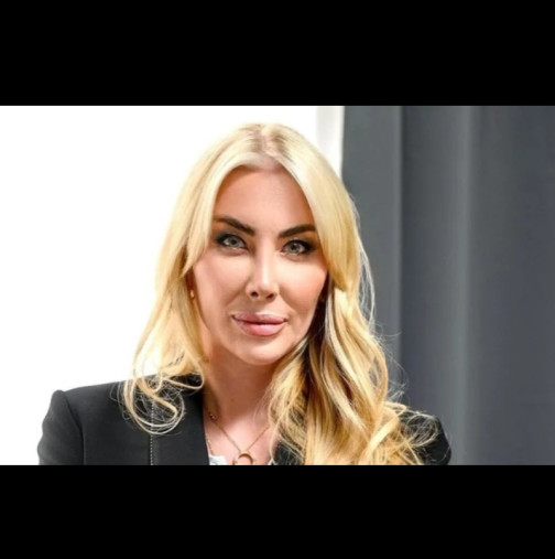 Антония Петрова показа бебето с първа фотосесия в социалните мрежи - ето я принцеса Антония-Виктория: