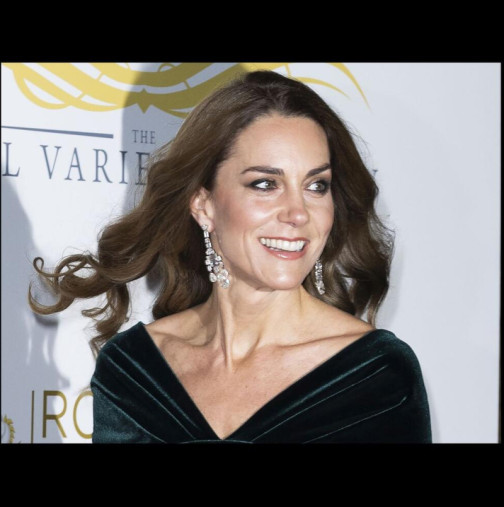 Мощно оръжие в ръцете на всяка жена: Бременната Кейт Мидълтън с рокля, създадена за новогодишно парти