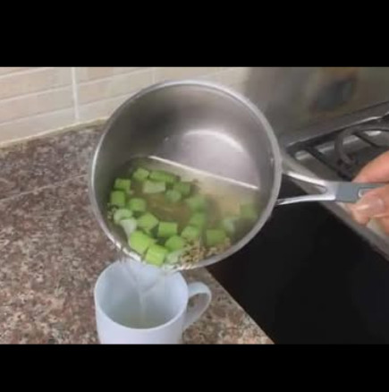 След 50-годишна възраст ще подобри фигурата и здравето ви: Заменете водата с лимон с тази чудотворна РЕЦЕПТА!