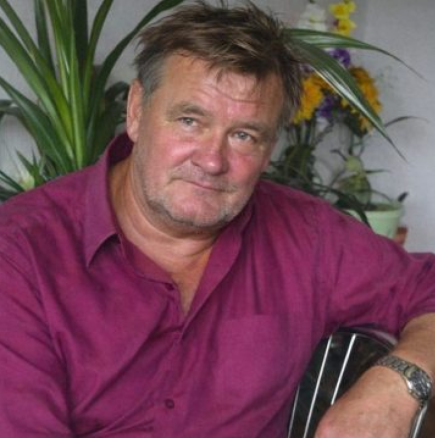 Той отиде при „младата жена“ да