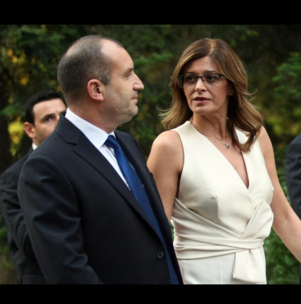 Минути преди речта на президента: И Деси Радева с неочакван ход! Сравниха я с Мелания Тръмп: