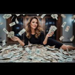 Вселената дава сигнал на ТРИ зодии днес - ще се къпят в пари съвсем скоро!