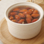 Подуване и тежест в стомаха и хронична умора-„Мислех, че е нормално след 40“: И тогава тя опита трика с 4 бадема и всичко се промени