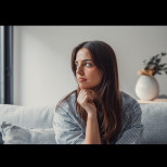 Този навик е толкова вреден, колкото пушенето на 15 цигари на ден: Експертите посочиха една от най-големите опасности за здравето