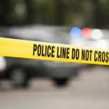 13-годишно момче намушка майка си 46 пъти, след което се снима с нея