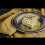 Плащаш за сирене, но ядеш химикали и нишесте: 3 прости трика, които веднага ще разкрият фалшификатите на пазара