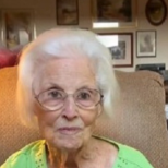 Тя е на 102 години и има кожа като на бебе-Баба откри евтина тайна срещу бръчки - рафтовете в магазините вече са празни