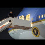 Извънредна ситуация с президентския самолет с Доналд Тръмп на борда!